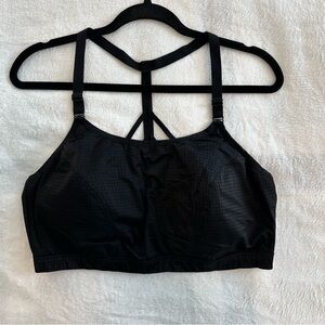 Livi Active Black Mesh Strappy Back Wireless Sports Bra, size 22
